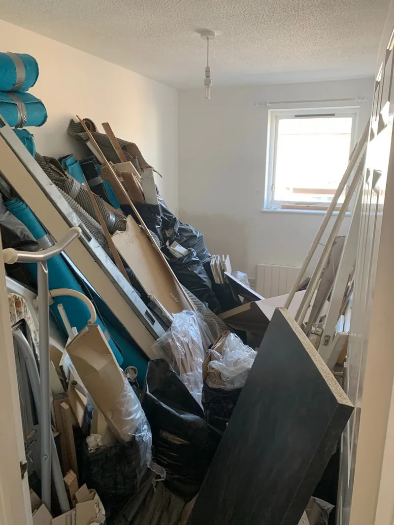 diy builders rubbish collected for £200