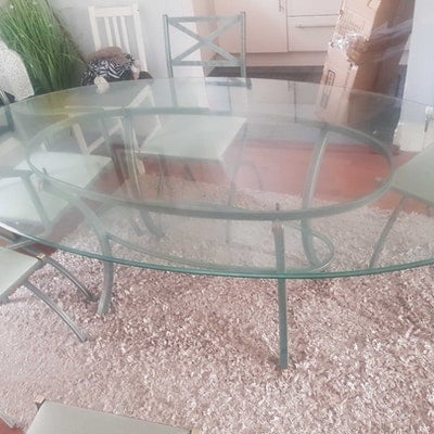 CR0 Croydon glass table with 6 metal chairs, £55